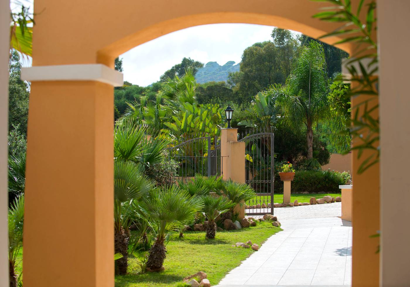 Rocca-Dorada-General-view-10