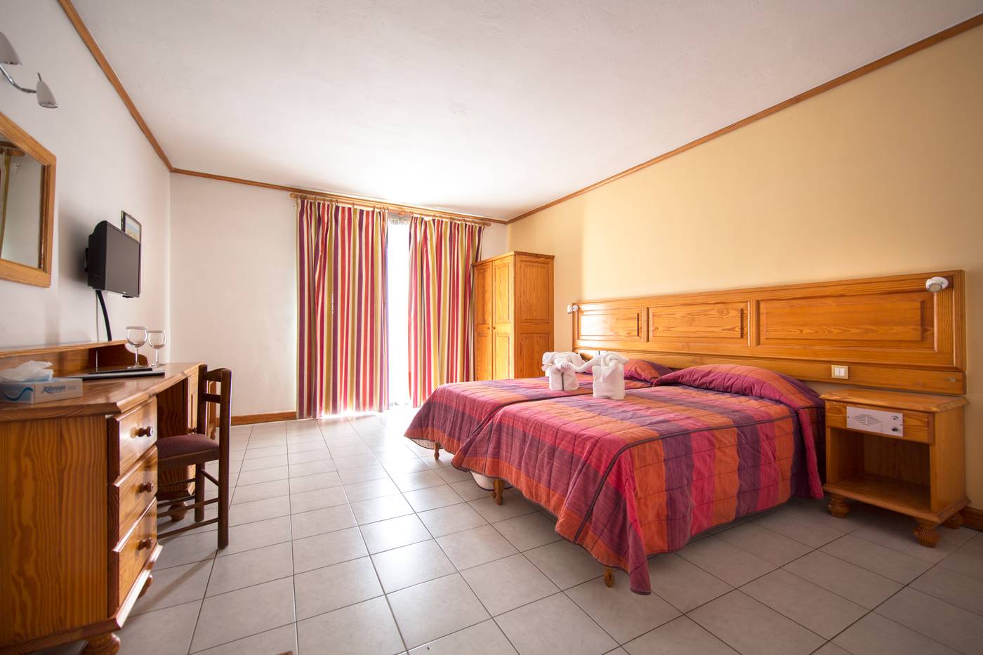 Gillieru-Harbour-Room-15