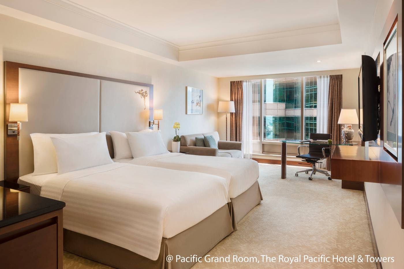 Royal-Pacific-Hotel-and-Towers-Room-7