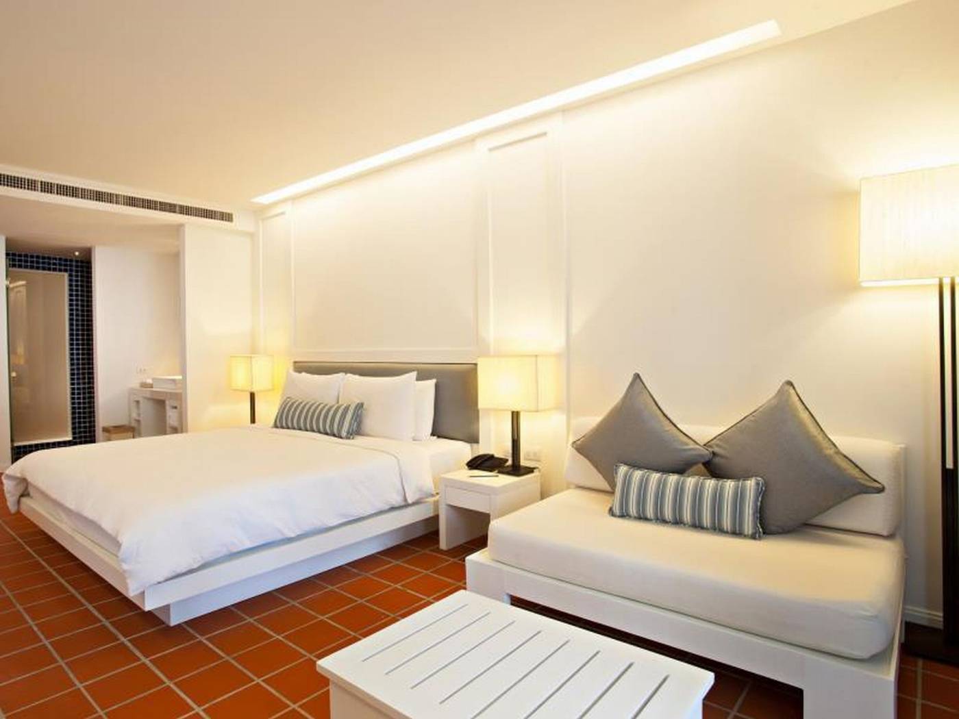 Nap-Patong-Hotel-Room-27