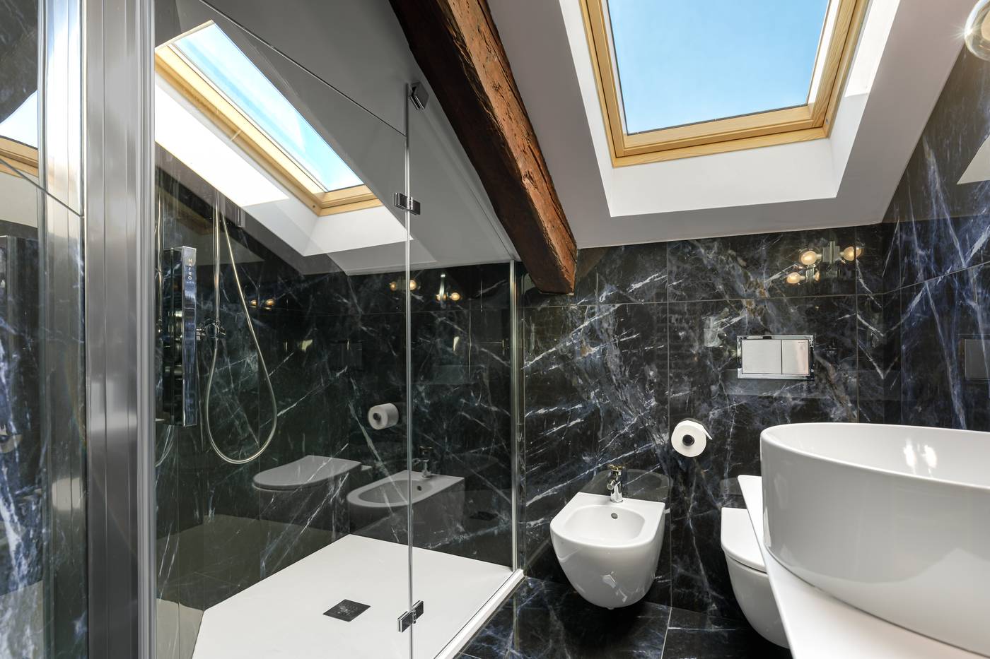 Palazzo-Dei-Fiori-By-Room-Mate-Room-73