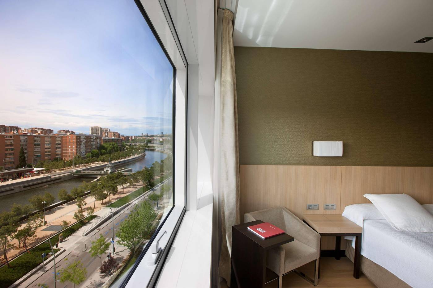 NH-Madrid-Ribera-del-Manzanares-Room-32
