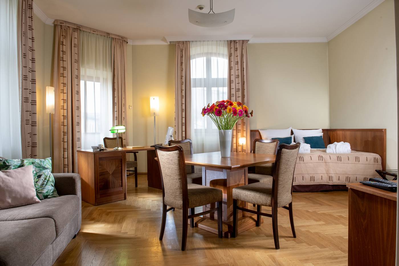 Red-Brick-Apartments-Room-18