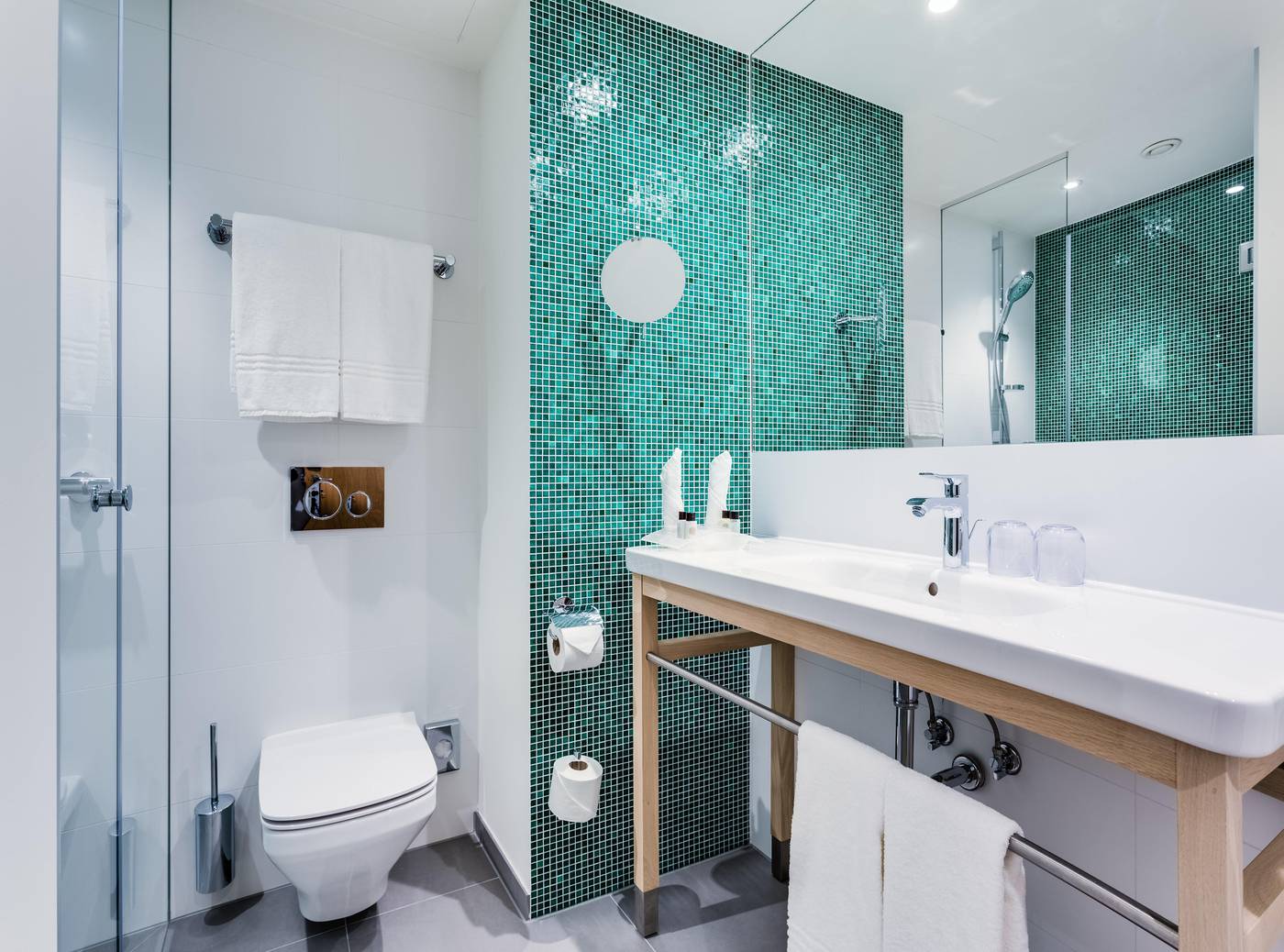 Holiday-Inn-Warsaw-City-Centre-Room-44