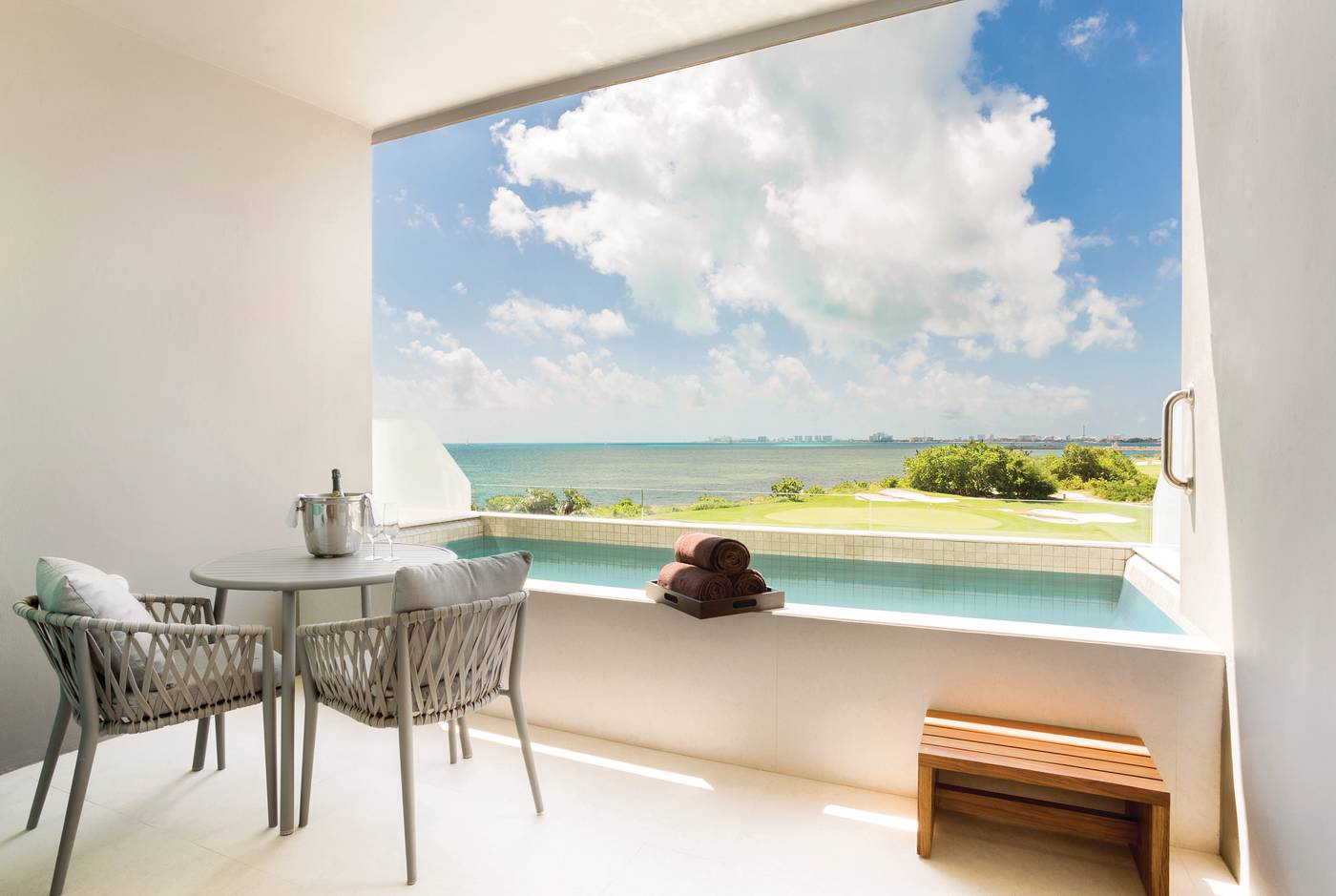 Dreams Vista Cancun Golf & Spa Resort