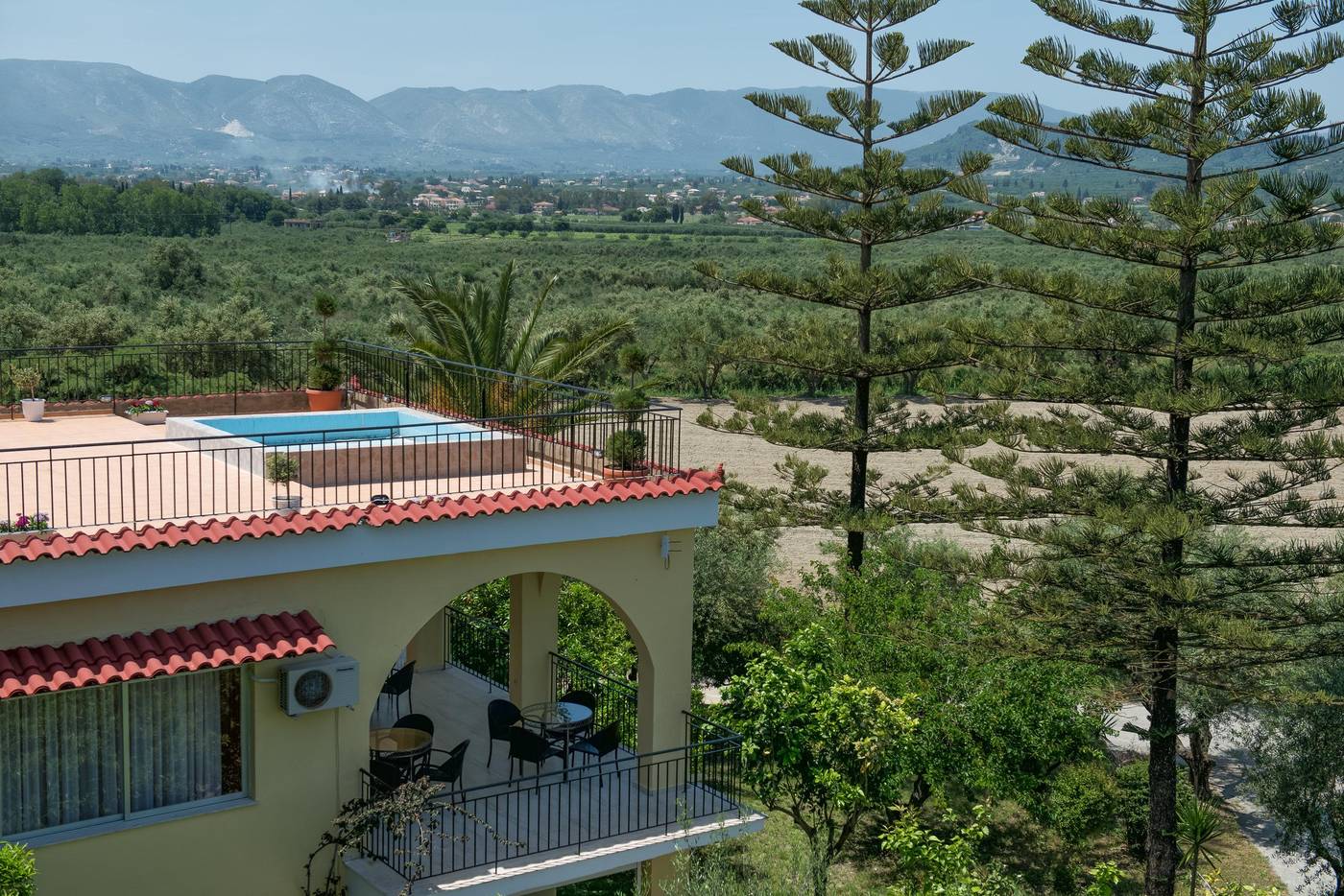 Varres-Hotel-General-view-46