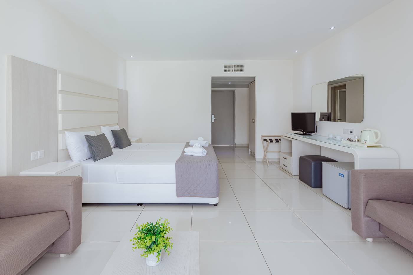 24.12.25 Tasia Maris Oasis