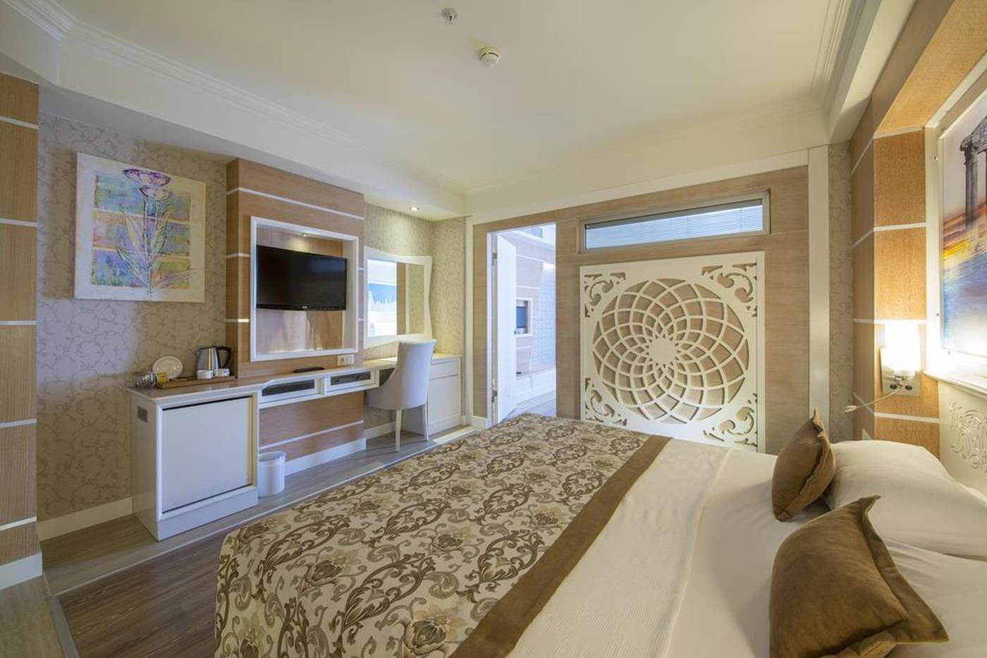 Crystal-Sunset-Luxury-Resort-and-Spa-Room-29