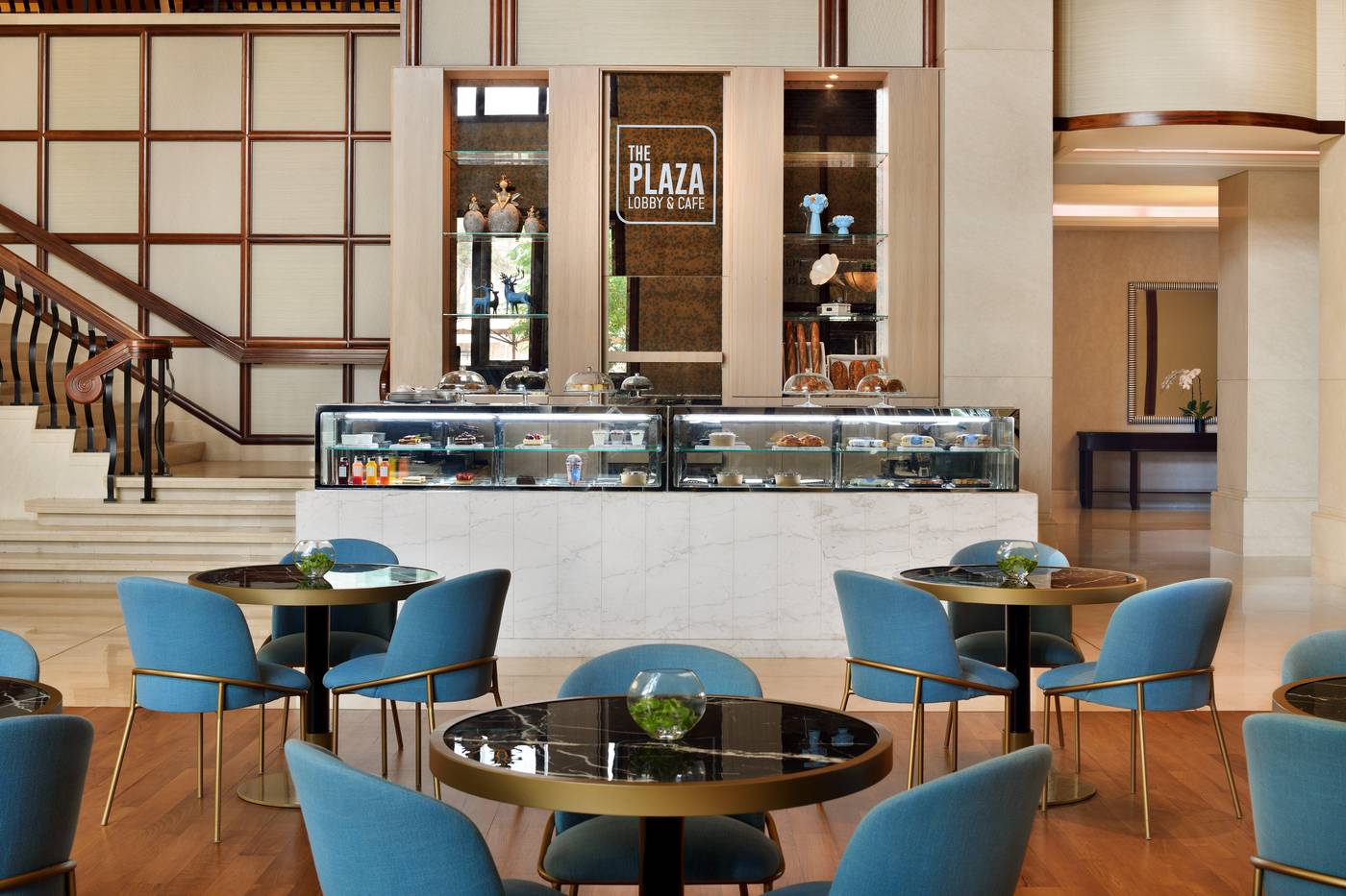 Crowne-Plaza-Jumeirah-Dubai-Restaurant-40