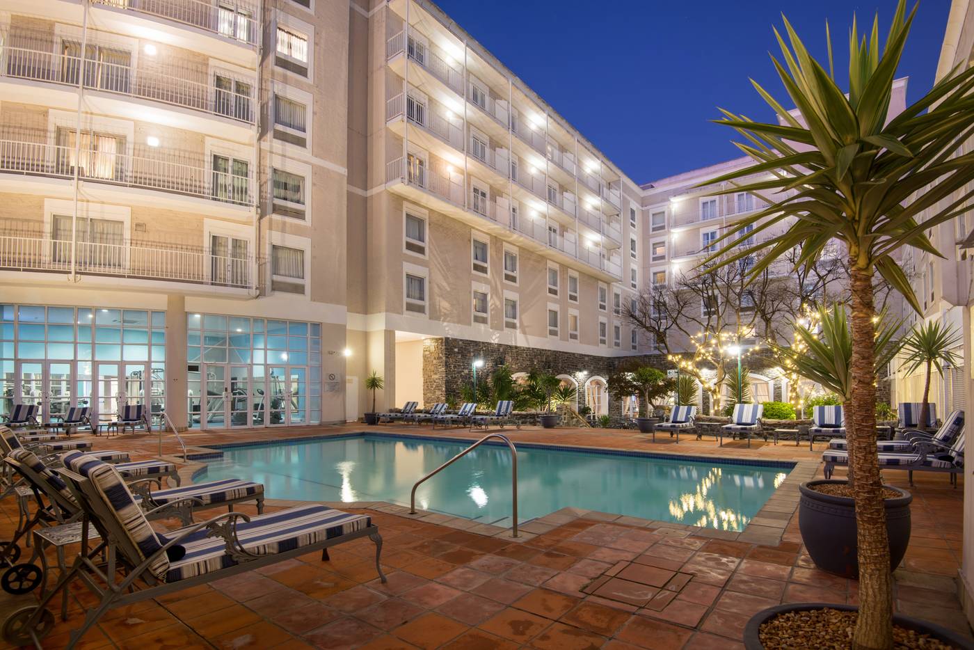 The-Commodore-Pool-68