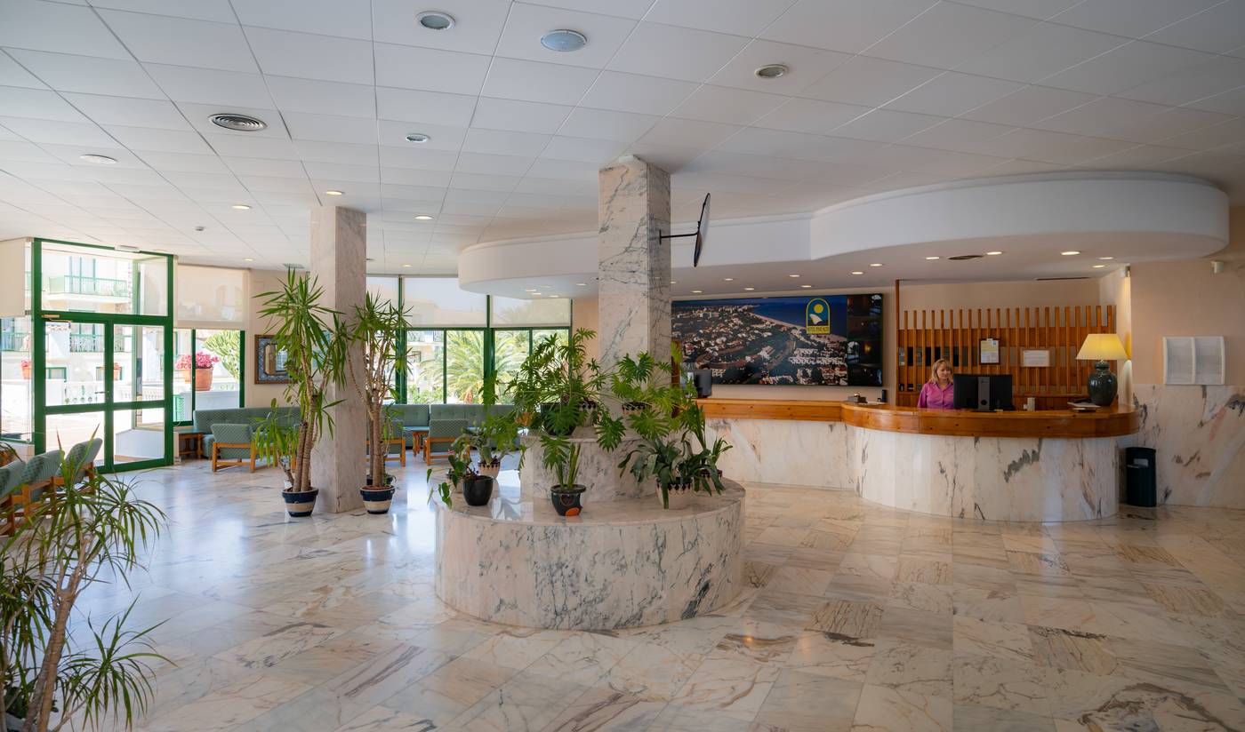 Pino-Alto-Lobby-44