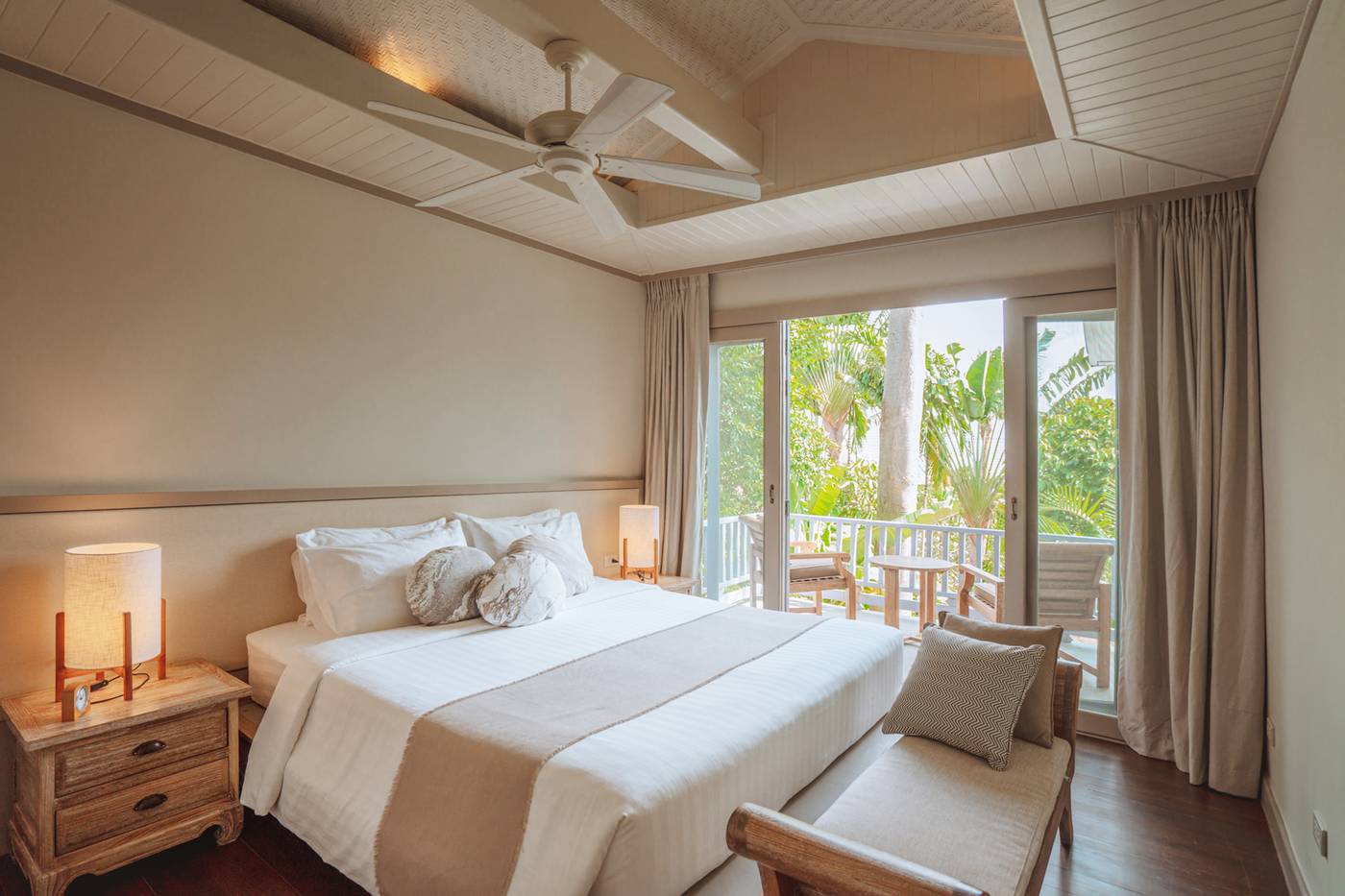 Rocky-s-Boutique-Resort--a-Veranda-Room-32