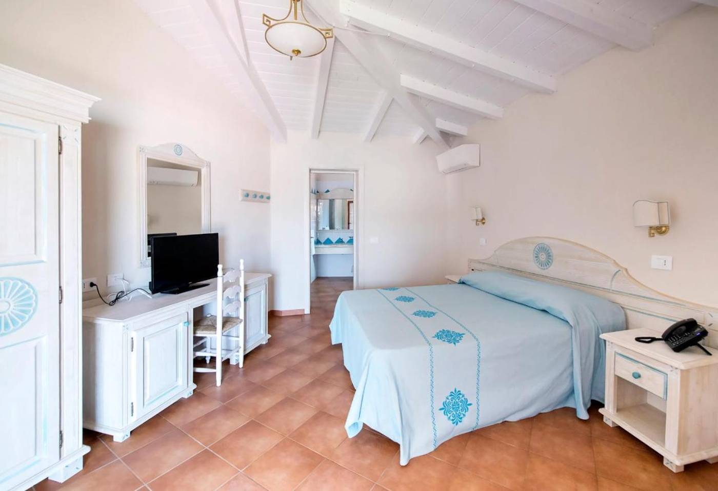Marina-Torre-Navarrese-Resort-Room-9
