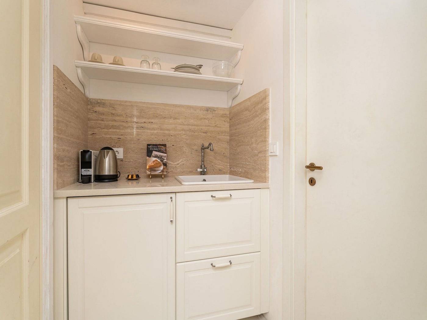 Lumin-Guesthouse-Room-78