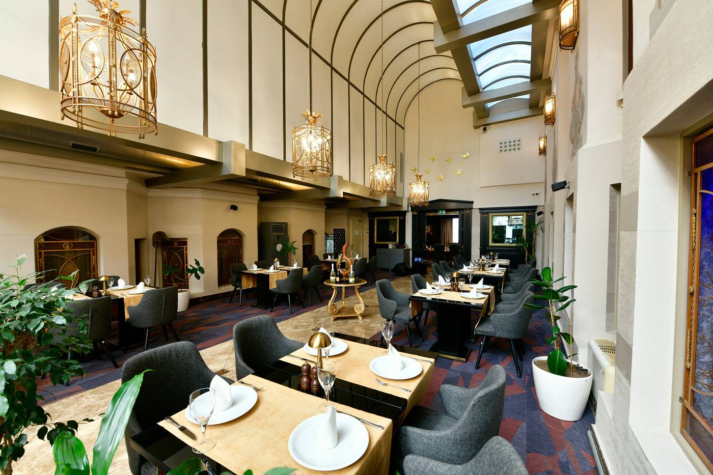 Crowne-Plaza-Istanbul---Old-City-Restaurant-18