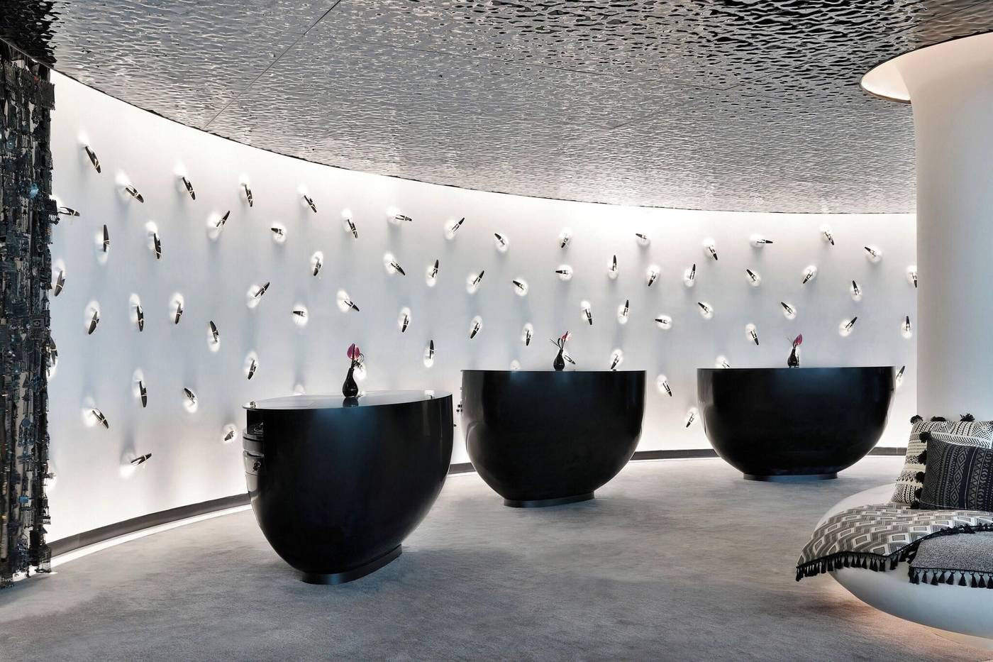 W-Abu-Dhabi---Yas-Island-Lobby-82