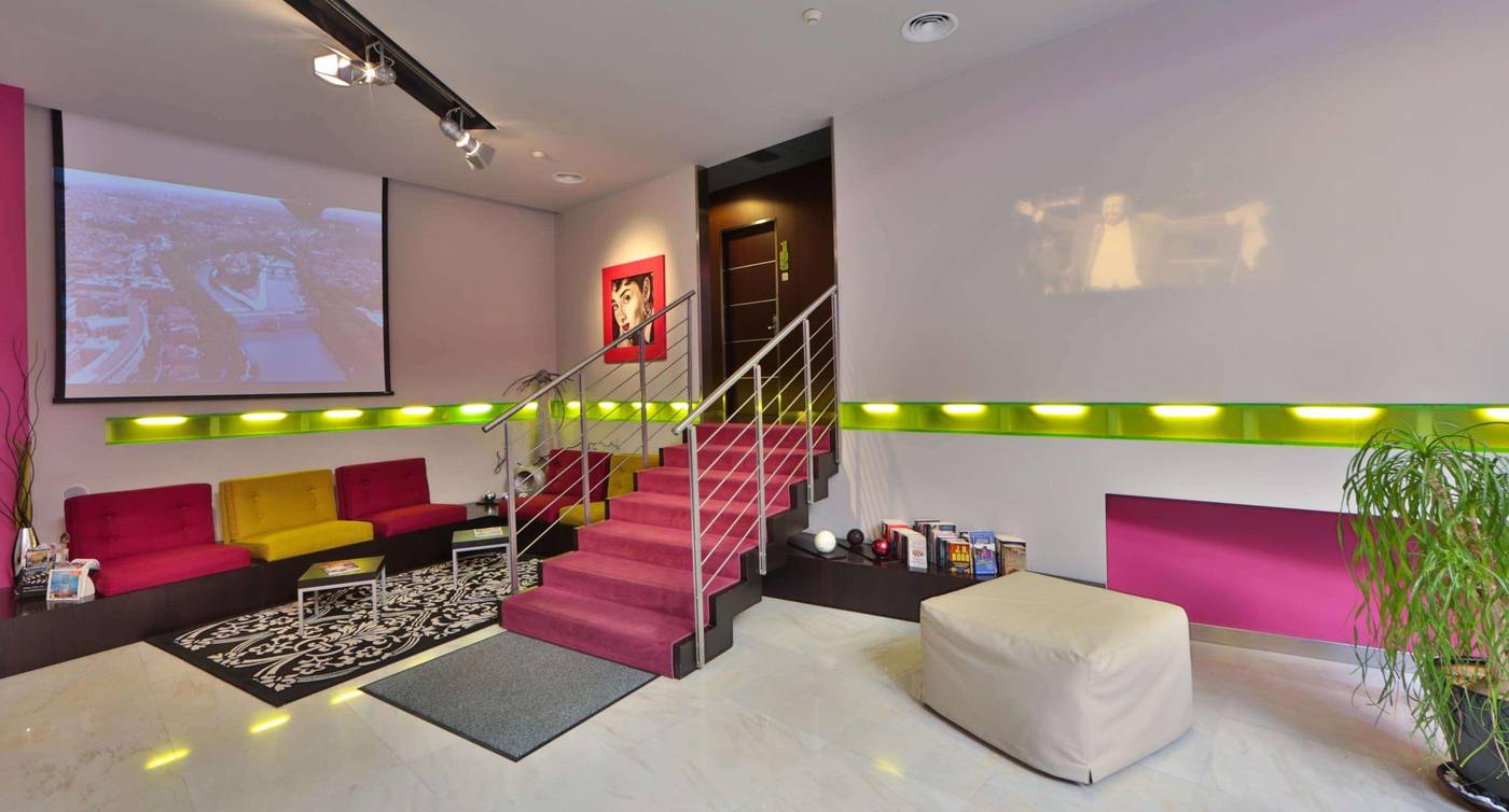 Best-Western-Cinemusic-Hotel-Lobby-22