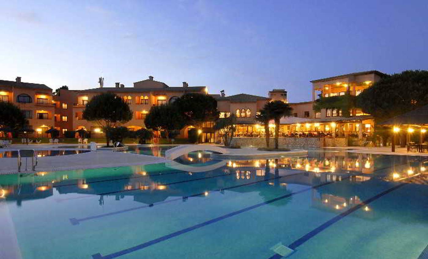 La-Costa-Hotel-Golf---Beach-Resort-Pool-25