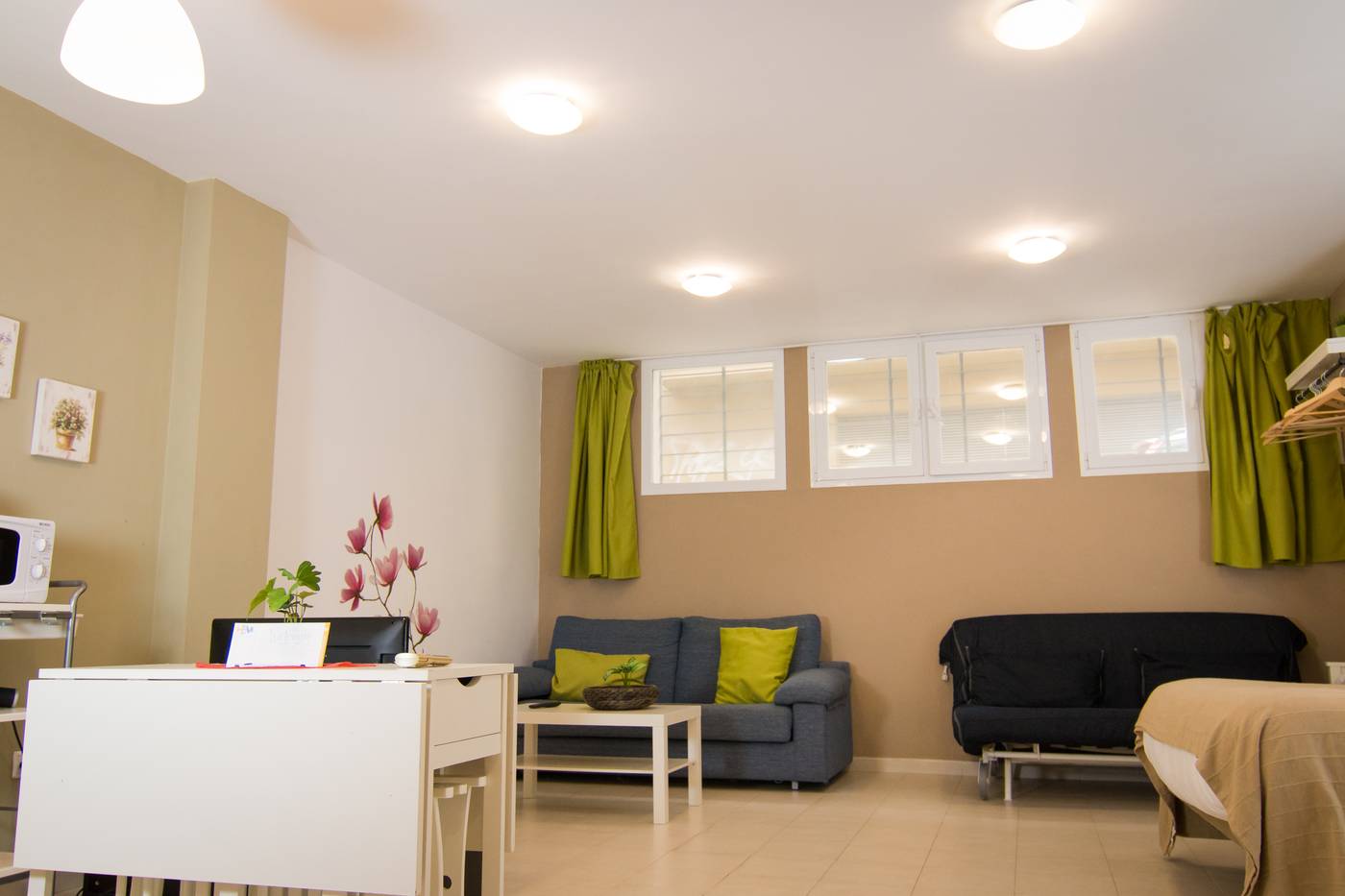 Holidays2Malaga-Studios-Mena-Room-15