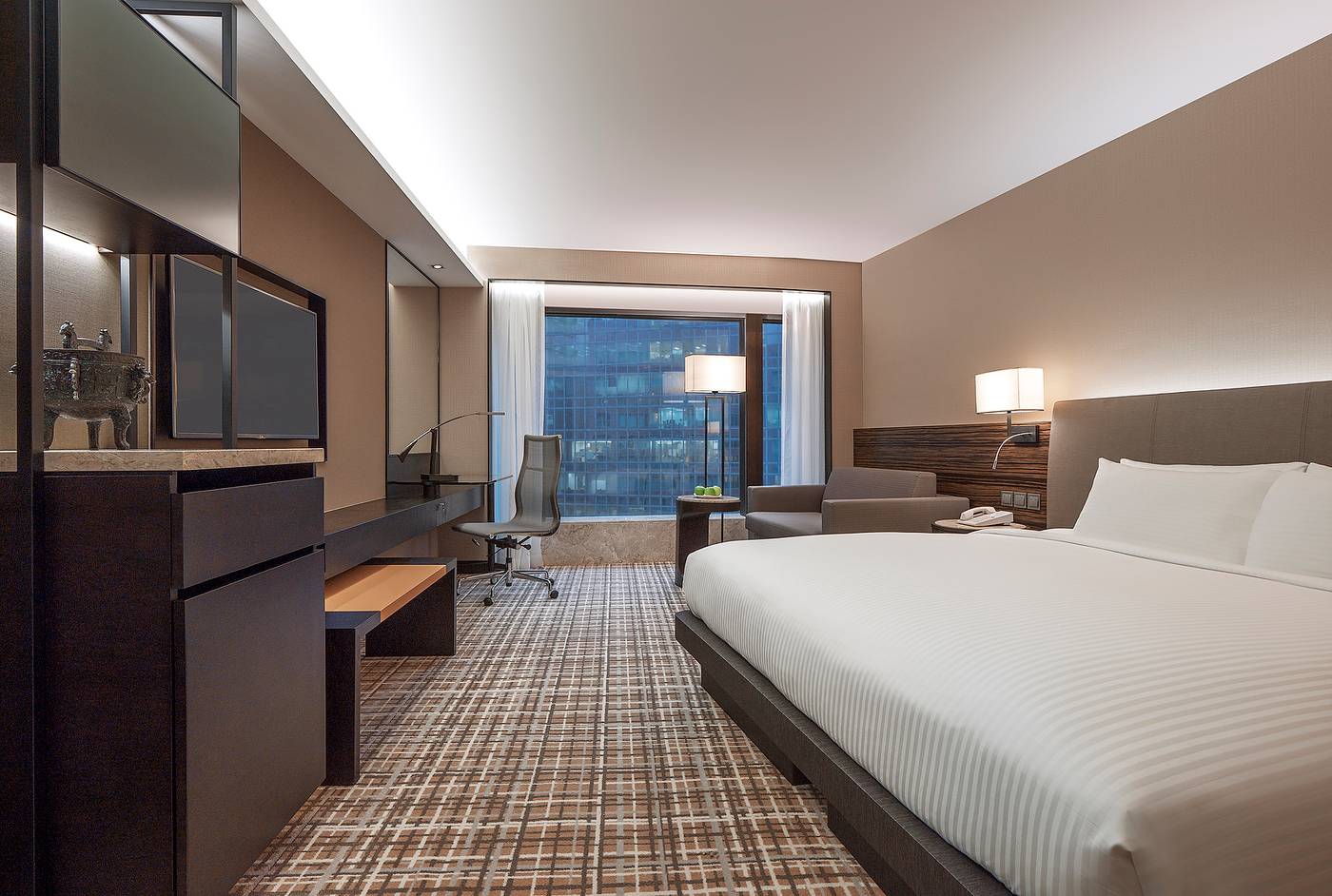 New-World-Millennium-Hong-Kong-Hotel-Room-39