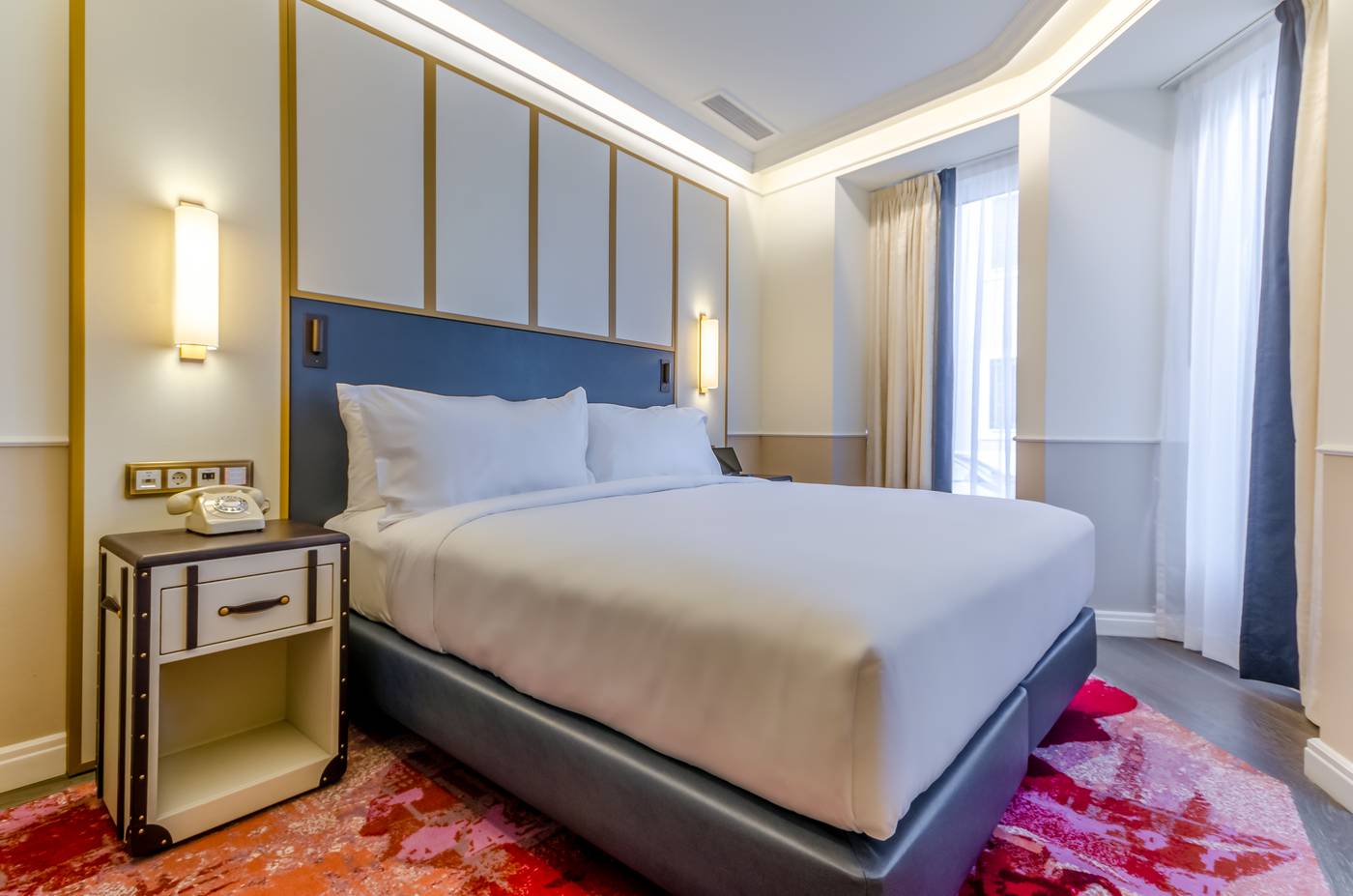 The-Emerald-House-Lisbon--Curio-Collection-by-Hilt-Room-29