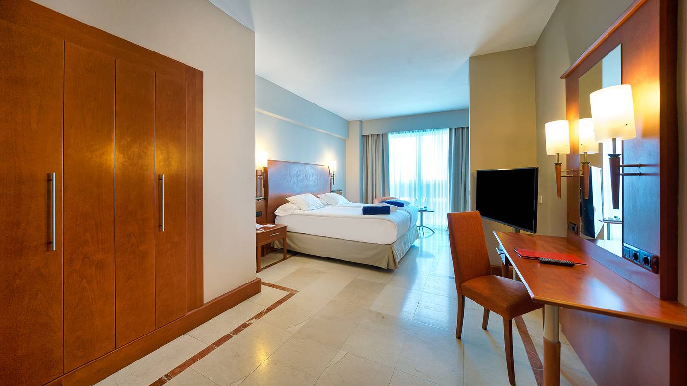 Bull-Reina-Isabel---Spa-Room-18