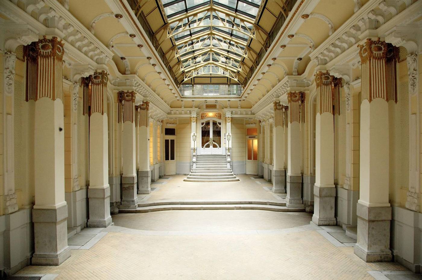 Maverick-Apartments---Vintage-Doubles-Lobby-2