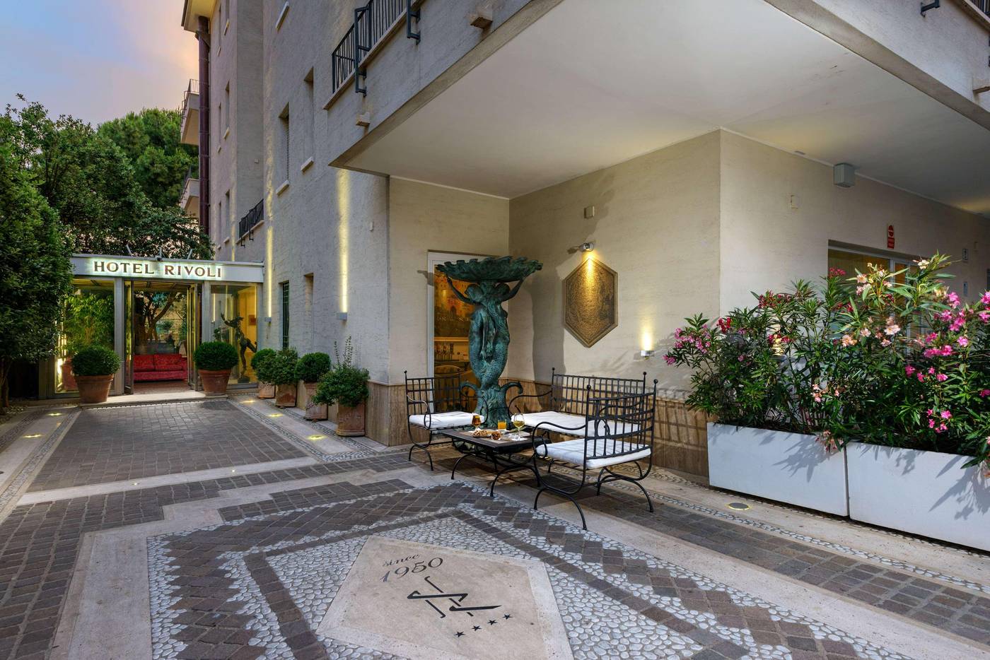 BEST-WESTERN-Hotel-Rivoli-General-view-3