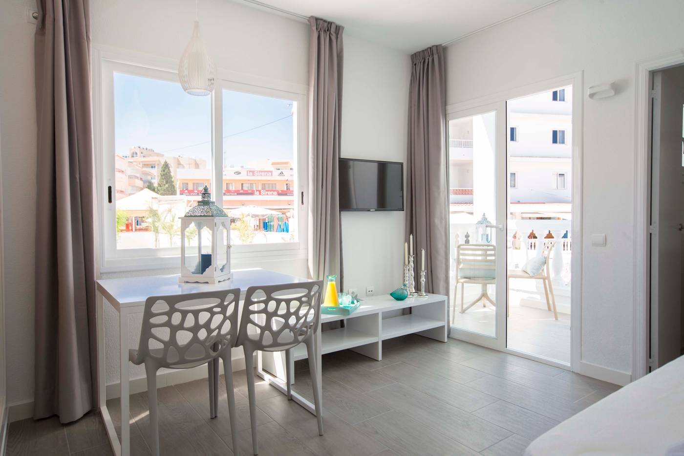 The-Beach-Star-Ibiza-Room-30