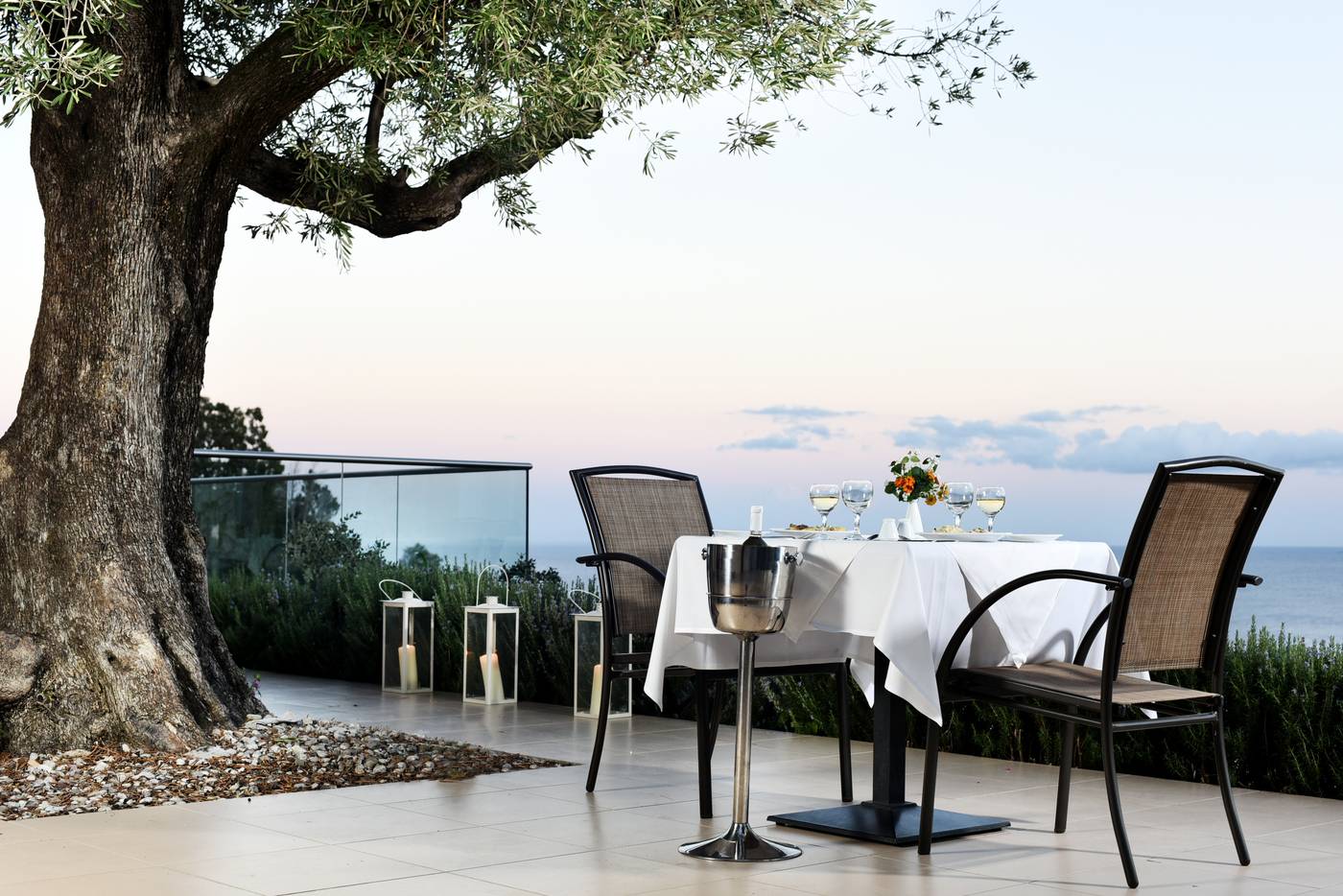 Avalon-Hotel-Terrace-47