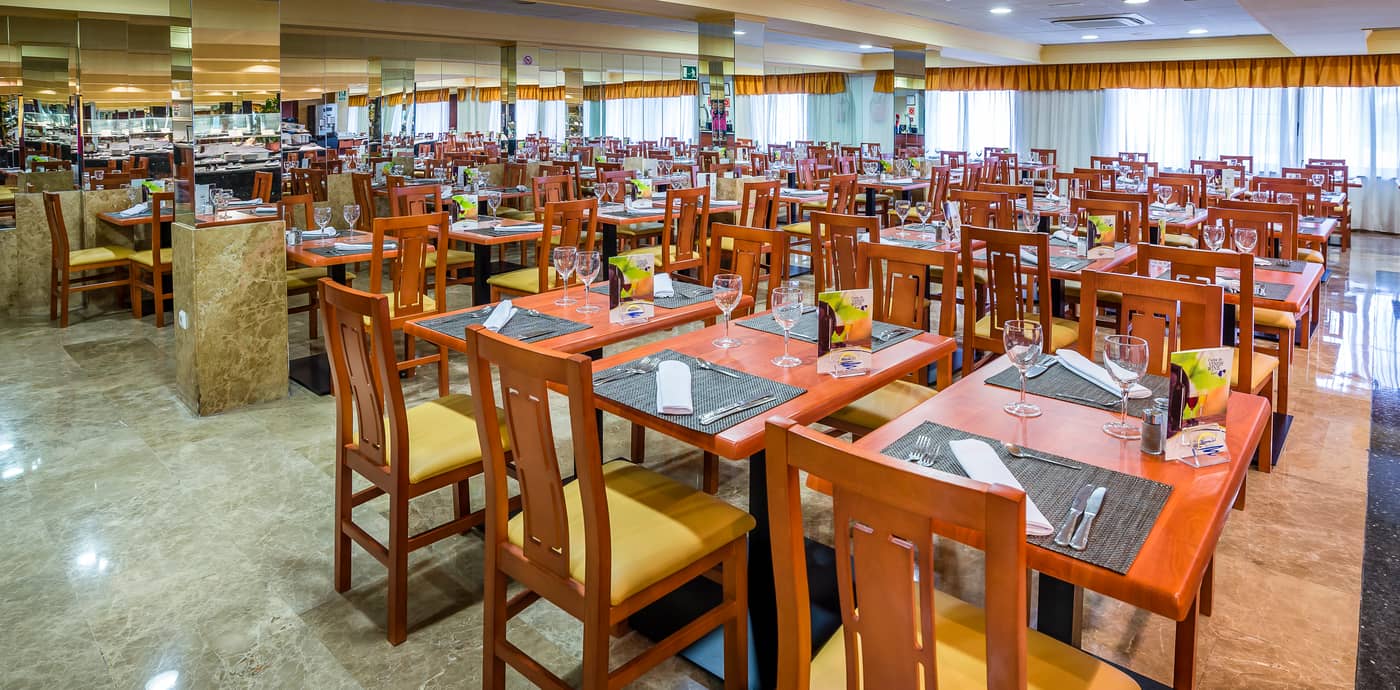 Avenida-Apartamentos-Restaurant-17