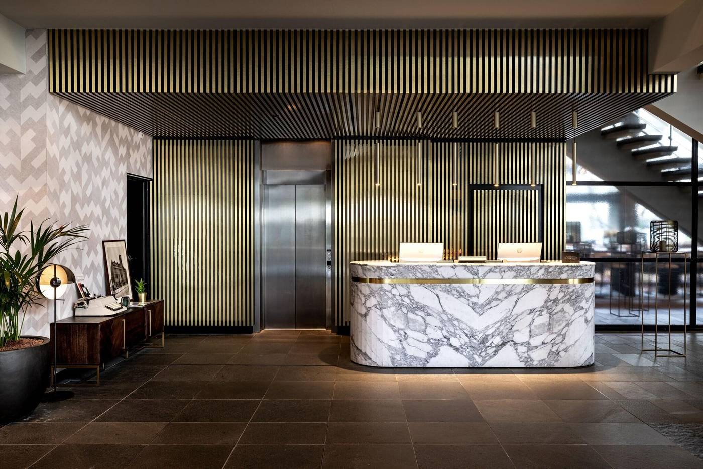 Fletcher Boutique Hotel Slaak-Rotterdam-Netherlands-Rotterdam-Lobby-7