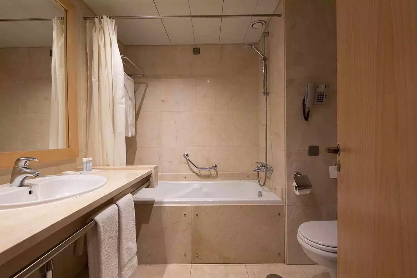 Real-Palacio-Room-28