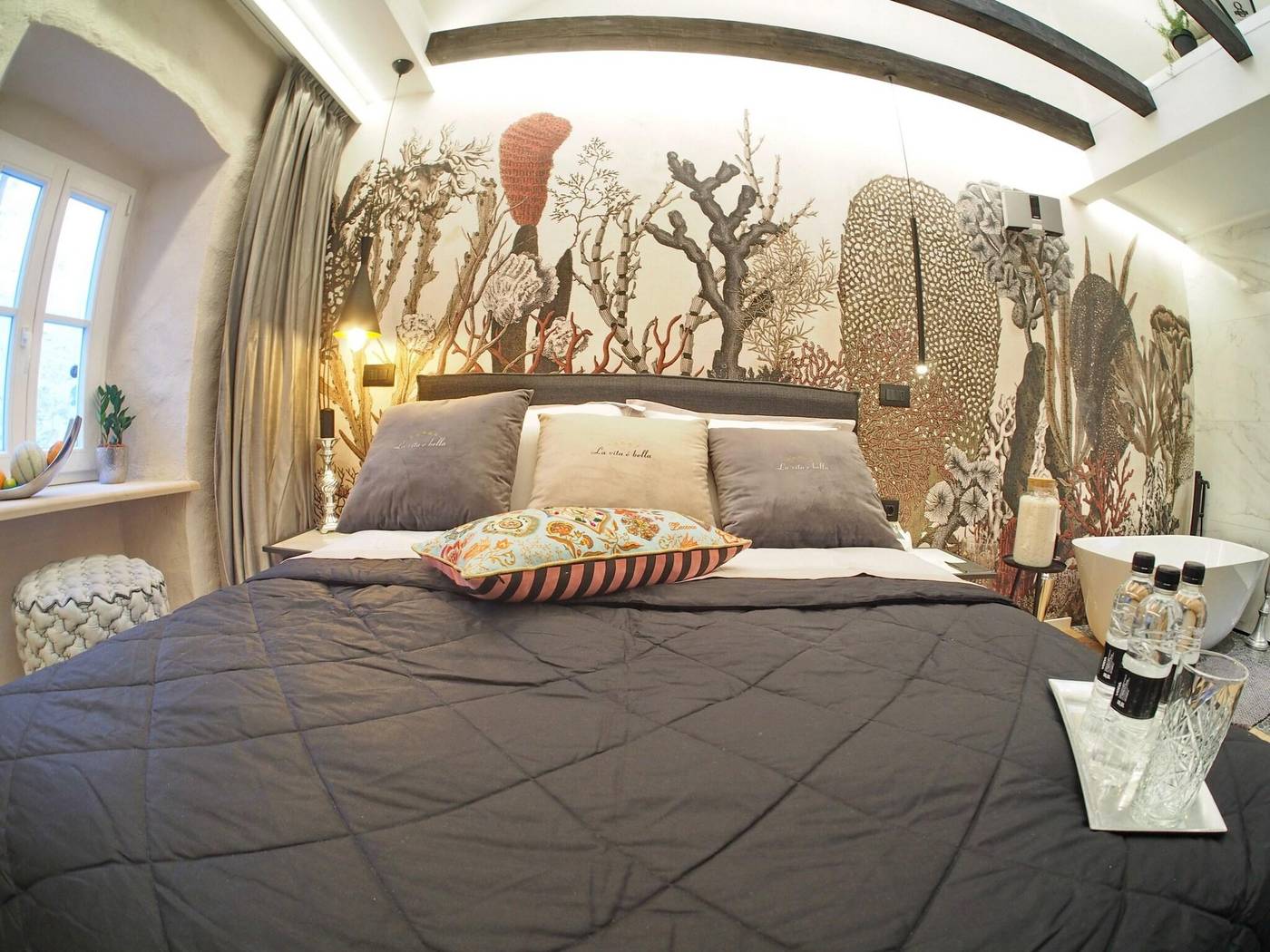 La-Vita-e-Bella-IV-Room-2