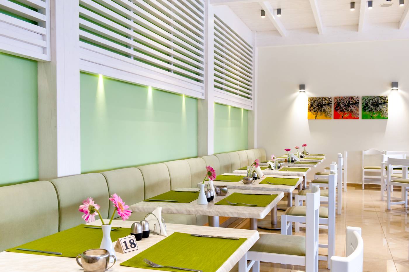 Lindos-White-Hotel---Suites-Restaurant-58