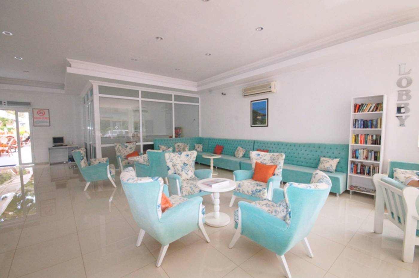 Karbel-Beach-Lobby-16