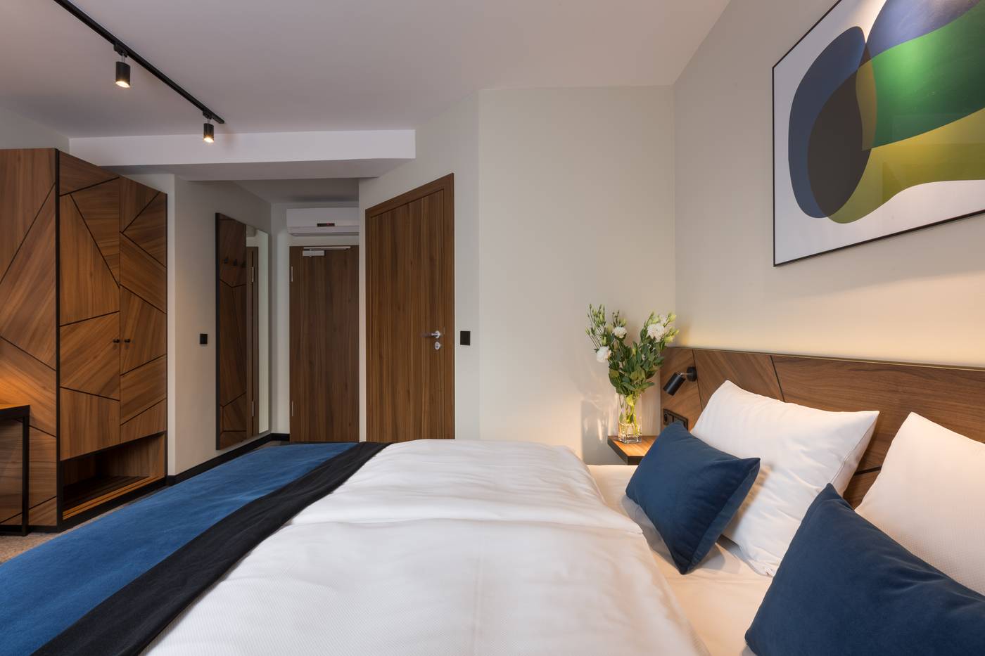 Ascot-Premium-Room-6