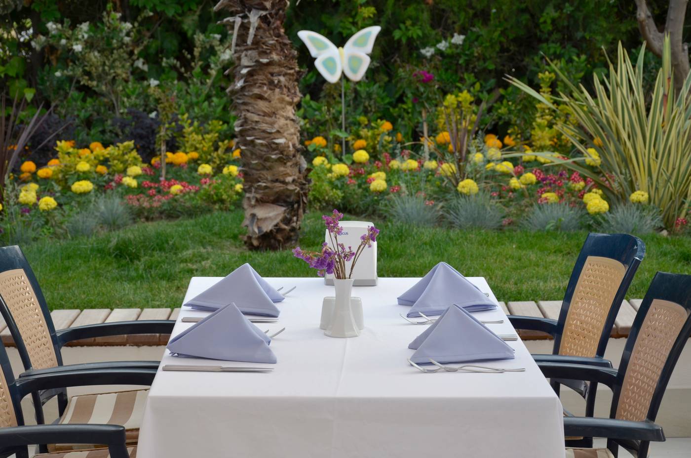 Side-Resort-Hotel-Restaurant-13