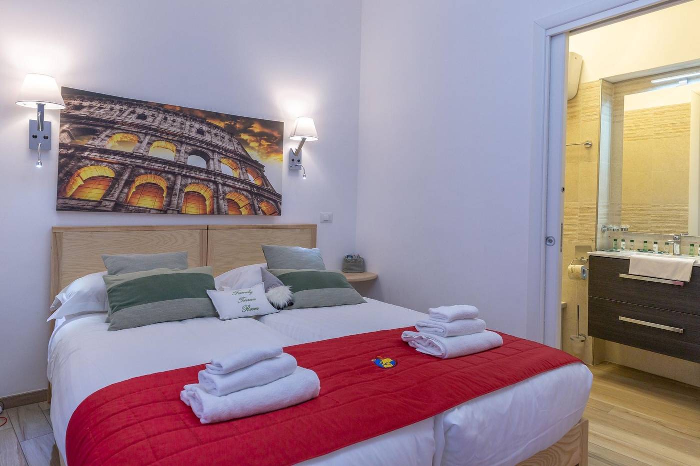 Flatinrome-Trastevere-Deluxe-Rooms-Room-17