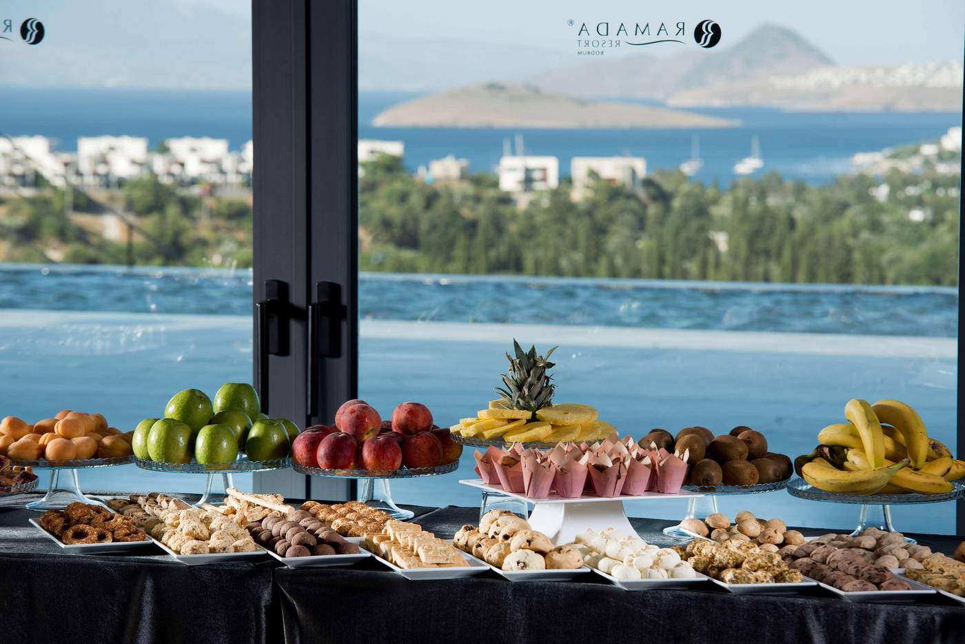 Ramada-Resort-Bodrum-Bar-82