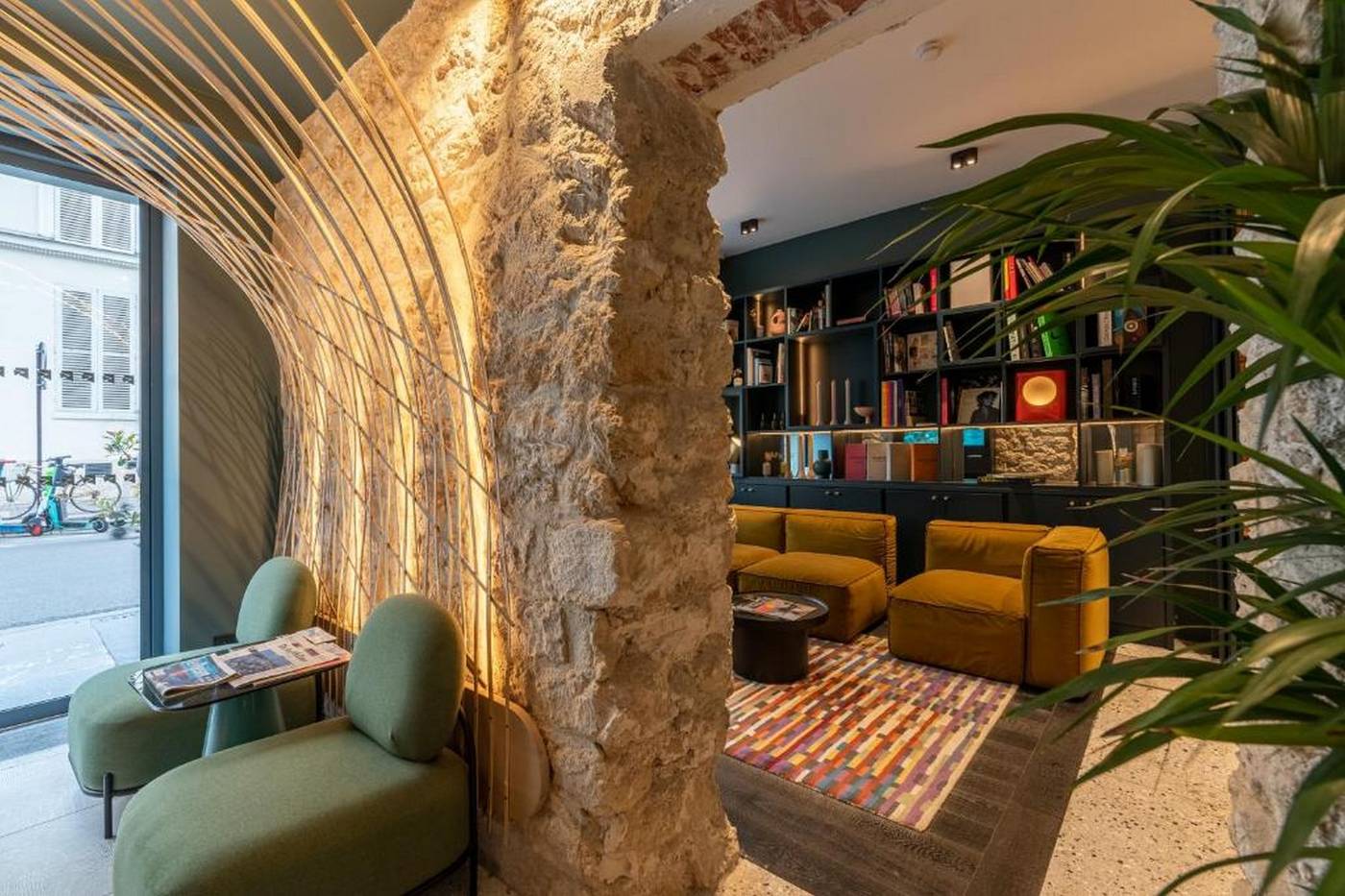 Hotel-Amoi-Paris-Lobby-7