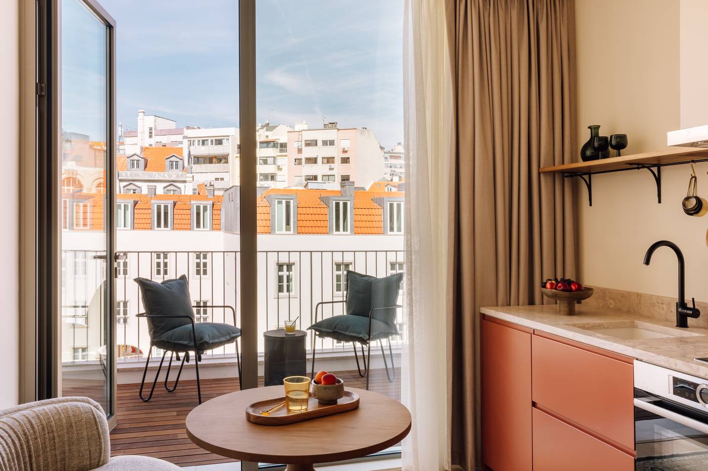 Locke-De-Santa-Joana-Room-3