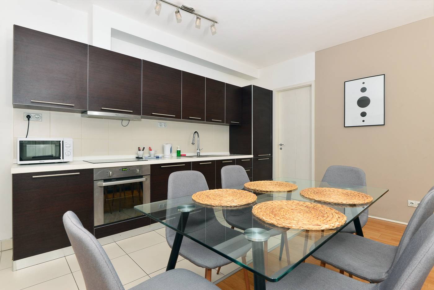 Quality-Point-Apartments-Room-4