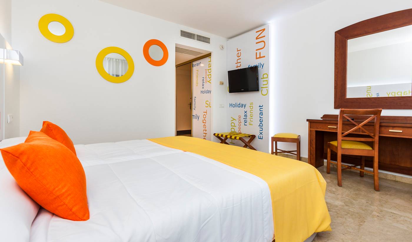 Hotel-Globales-Cortijo-Blanco-Room-18