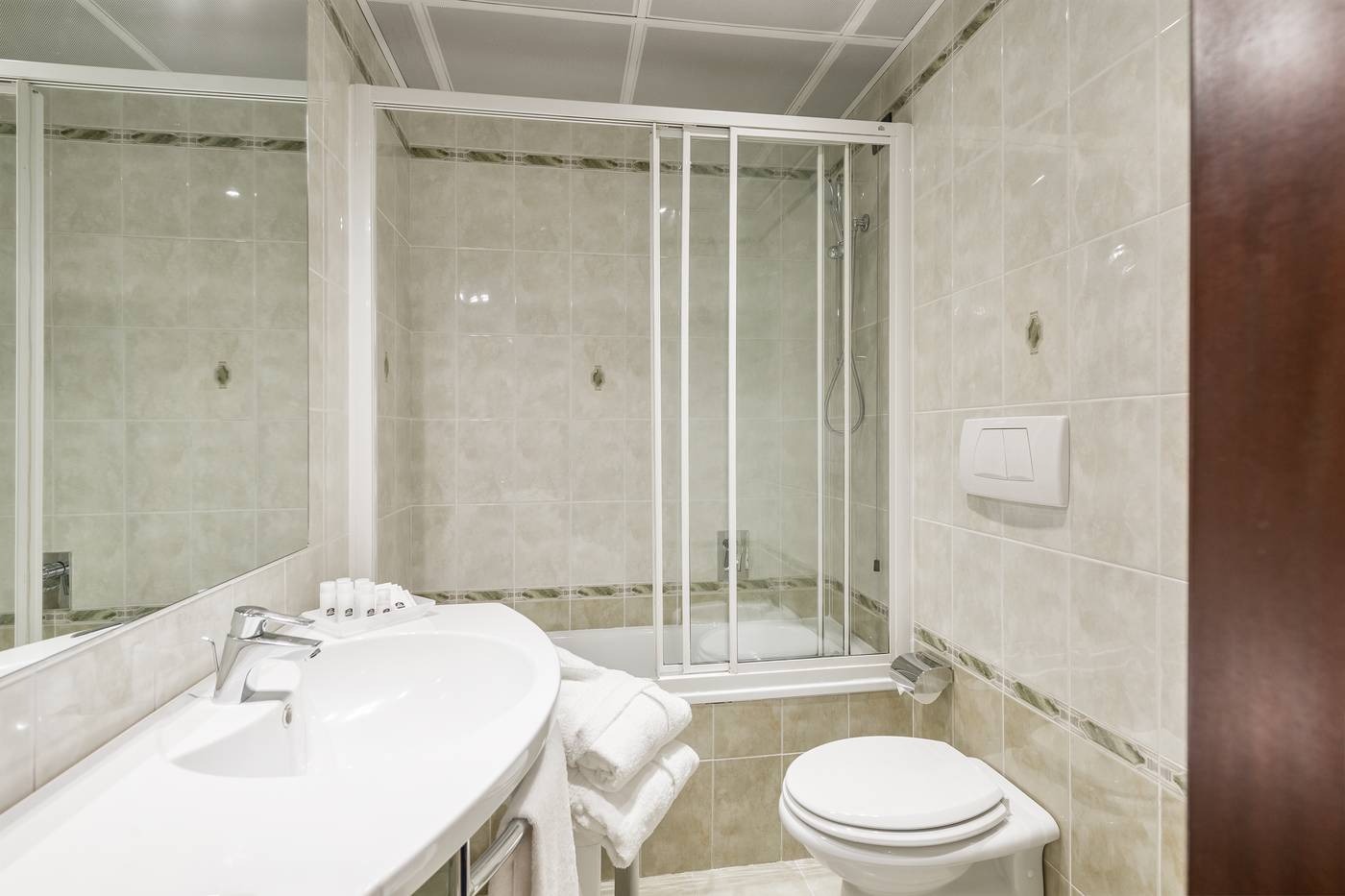 Hotel-Montecarlo-Room-49