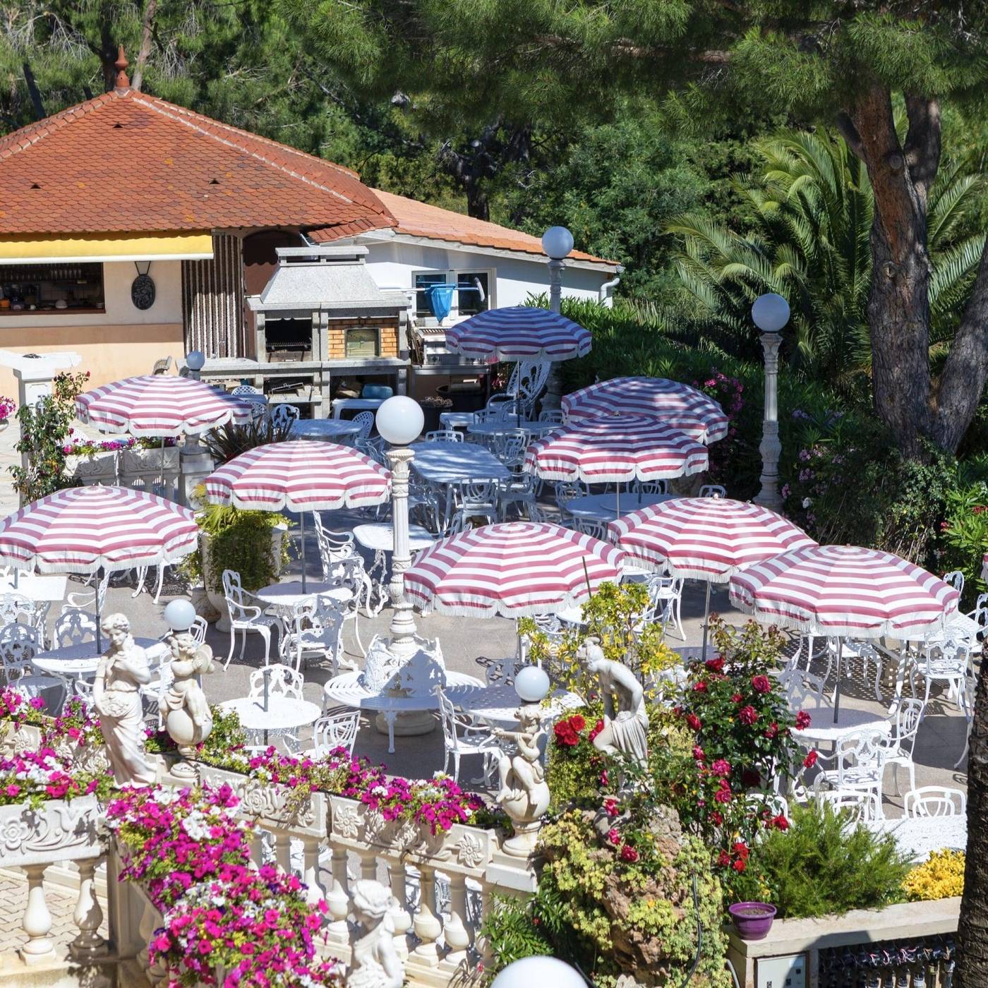 Chateau-de-Mei-Lese-Terrace-21