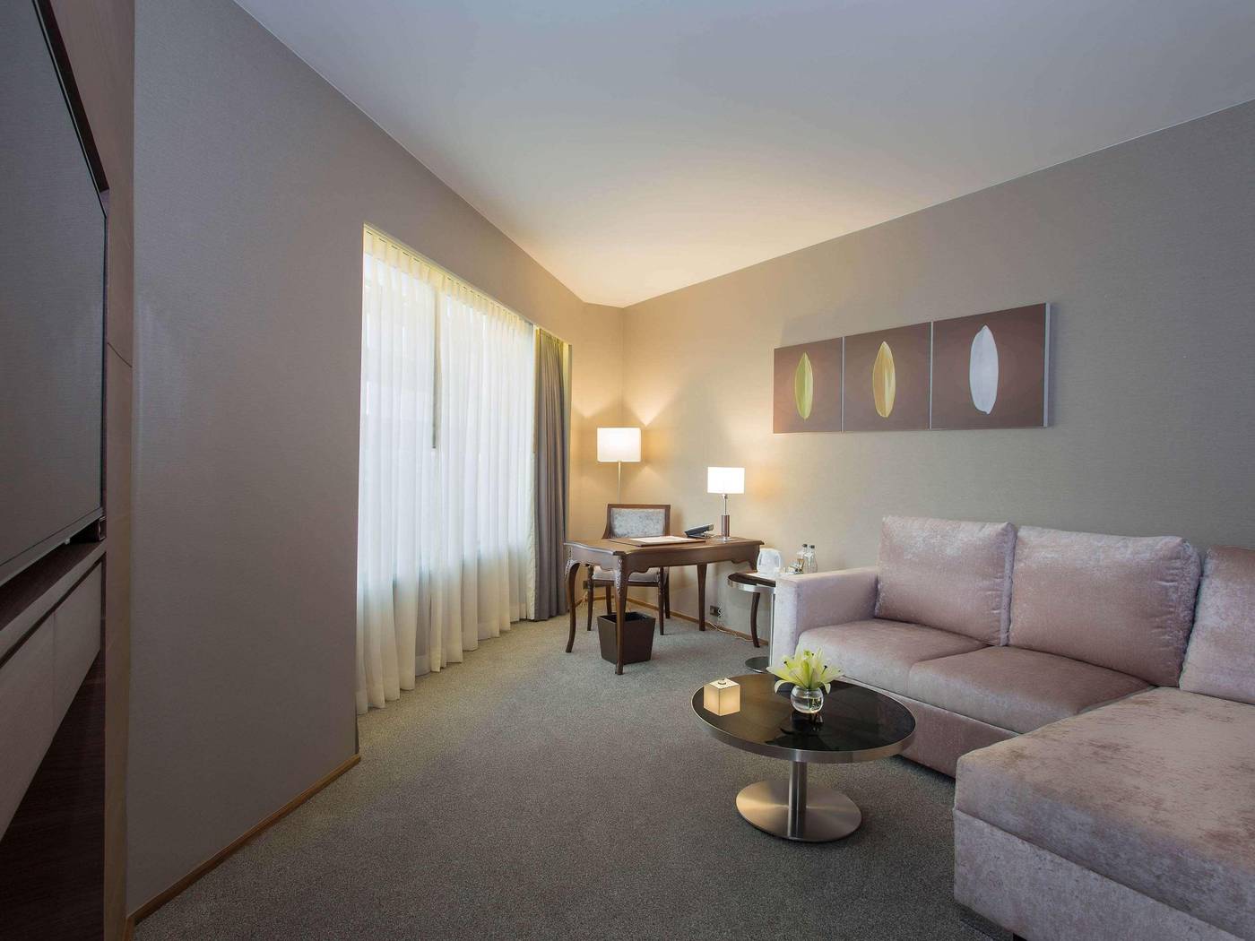 Swissotel-Bangkok-Ratchada-Room-28