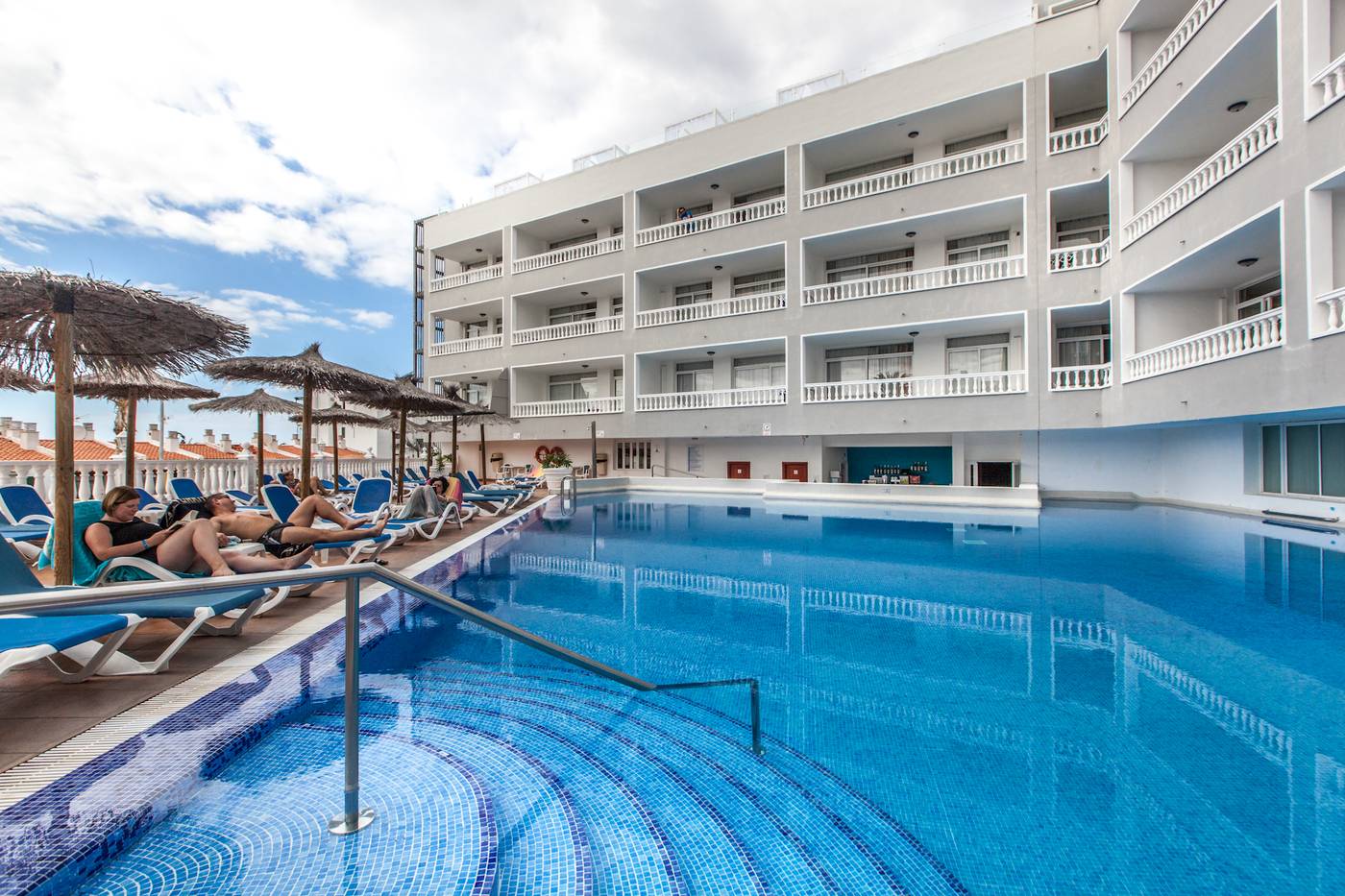 Blue-Sea-Lagos-de-Cesar-Pool-2