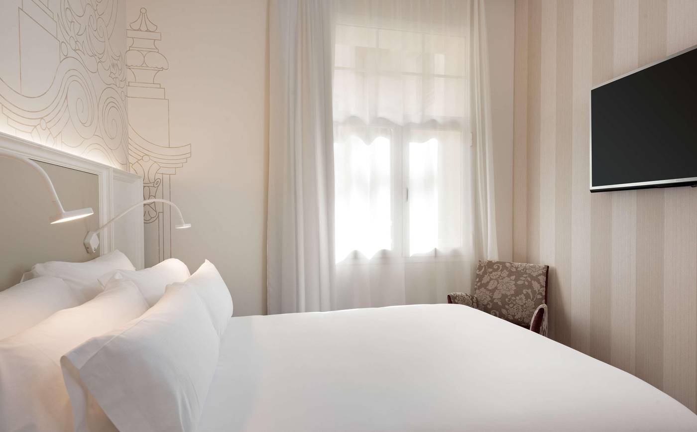 NH-Collection-Madrid-Abascal-Room-39