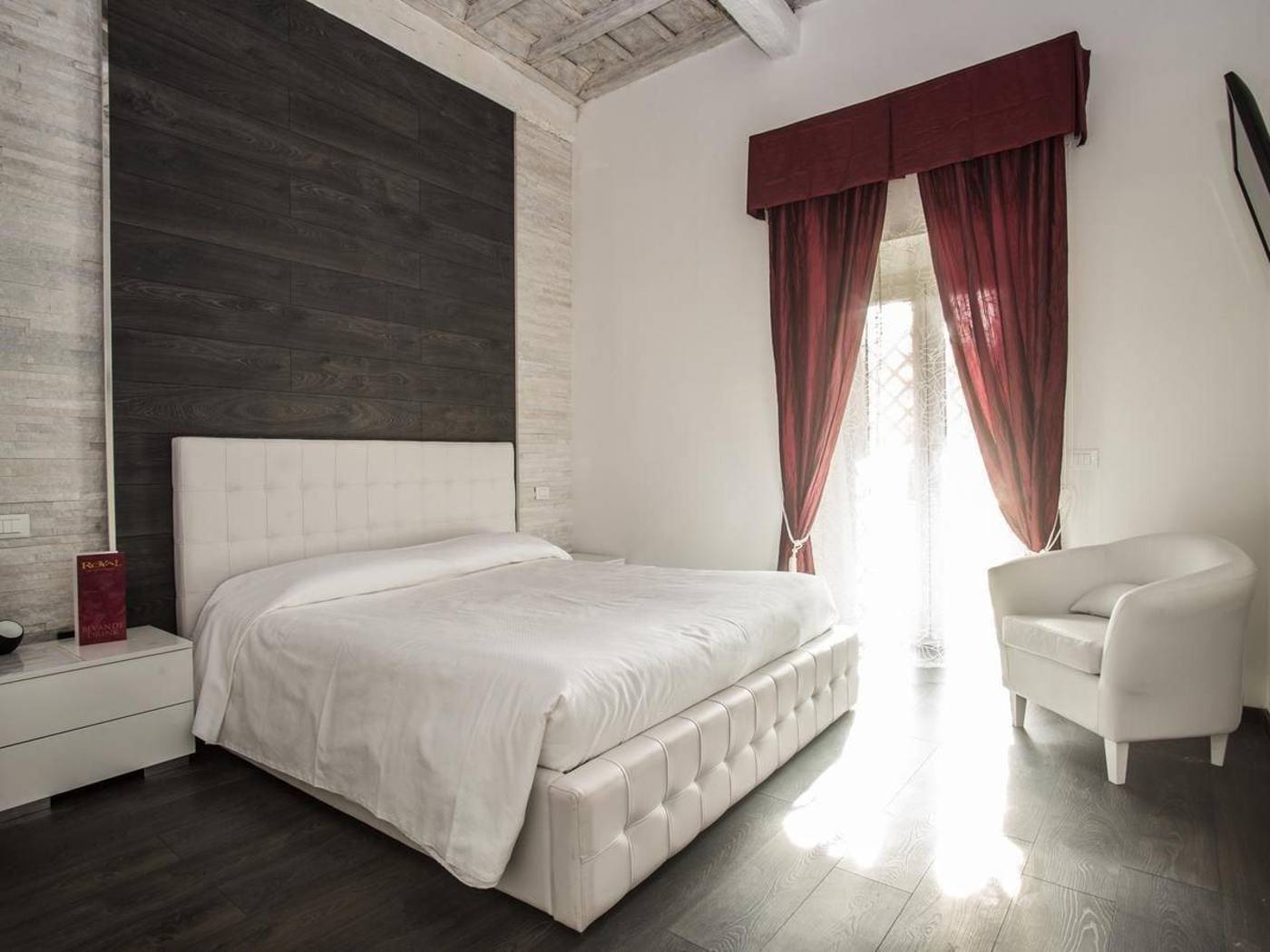 Royal-Rooms-Colosseo-Room-6